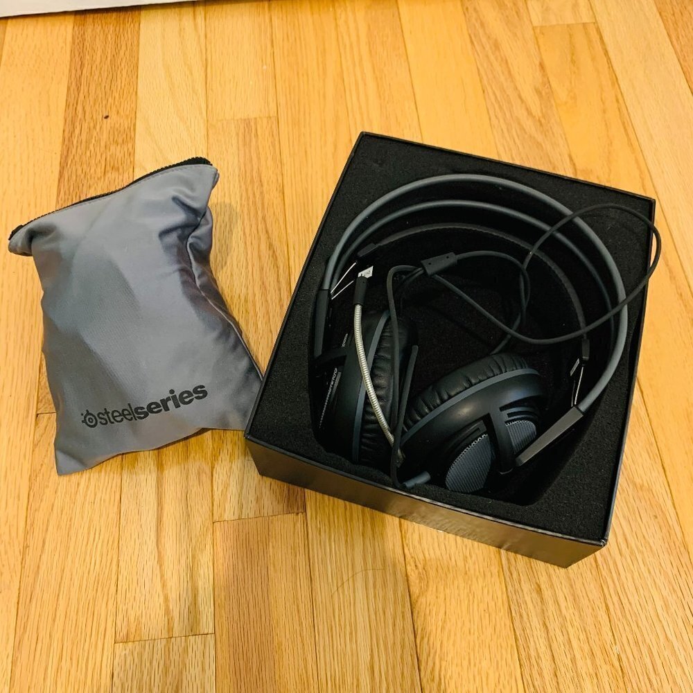Steelseries Gaming Headphone - Picture 2 of 4